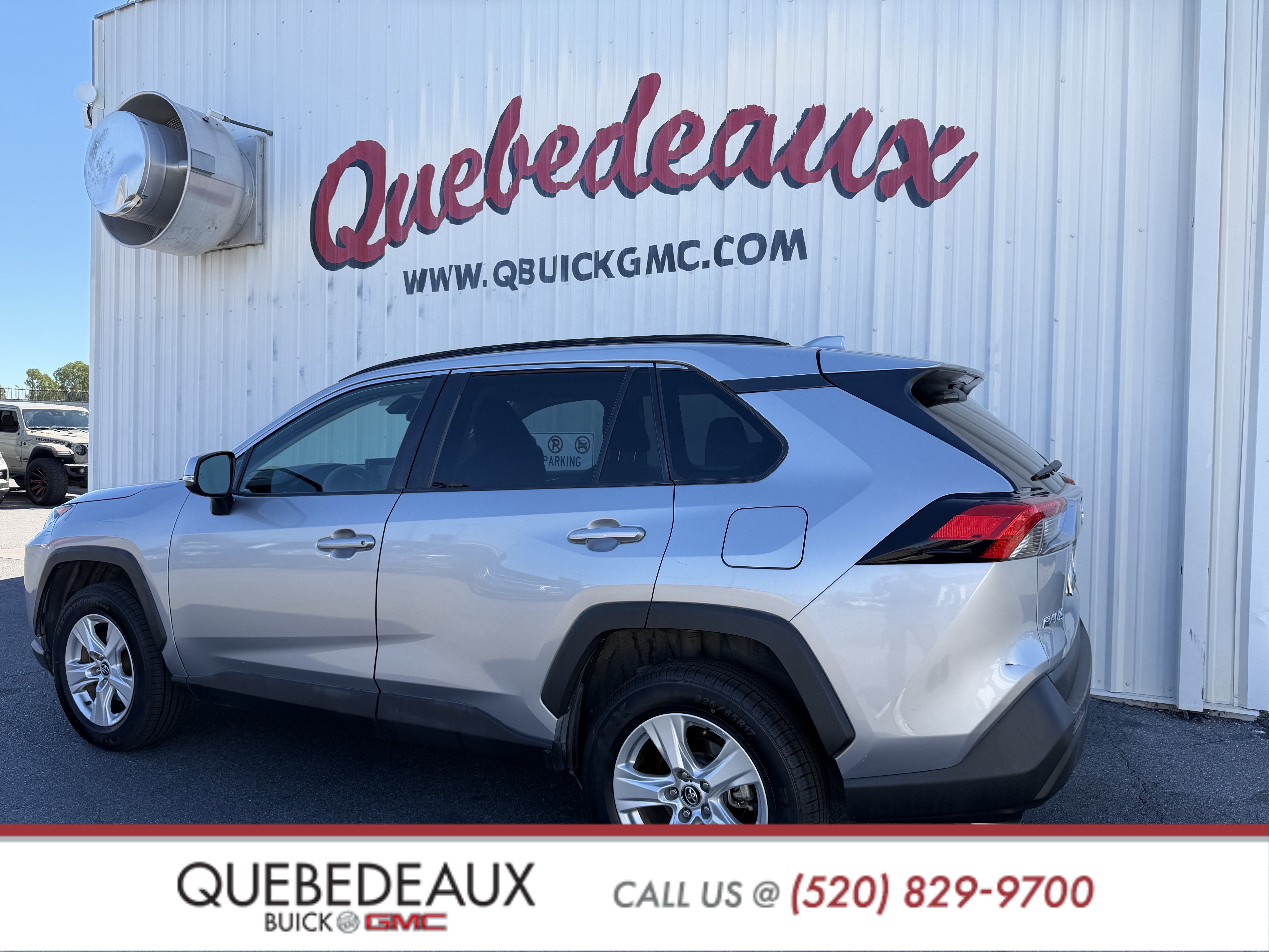 Used 2020 Toyota RAV4 XLE FWD image 5