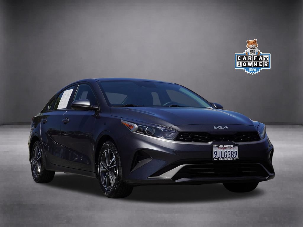 Used 2024 Kia Forte LXS w/ LXS Technology Package FWD image 2
