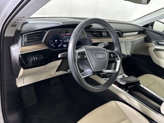 Used 2024 Audi Q8 e-tron Premium Plus w/ Premium Plus Package image 13