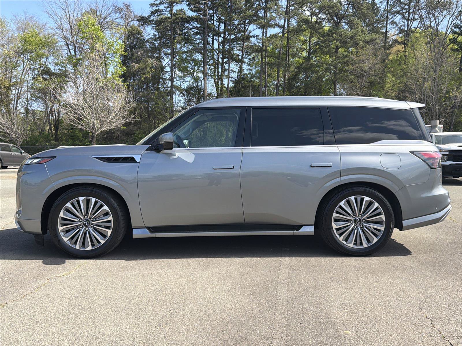 Used 2025 INFINITI QX80 Sensory AWD/4WD image 34