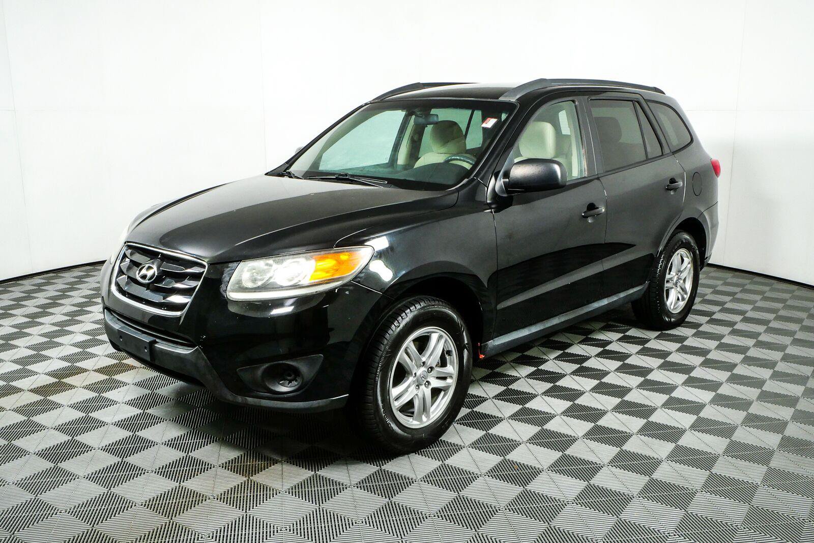 Used 2011 Hyundai Santa Fe GLS FWD image 23