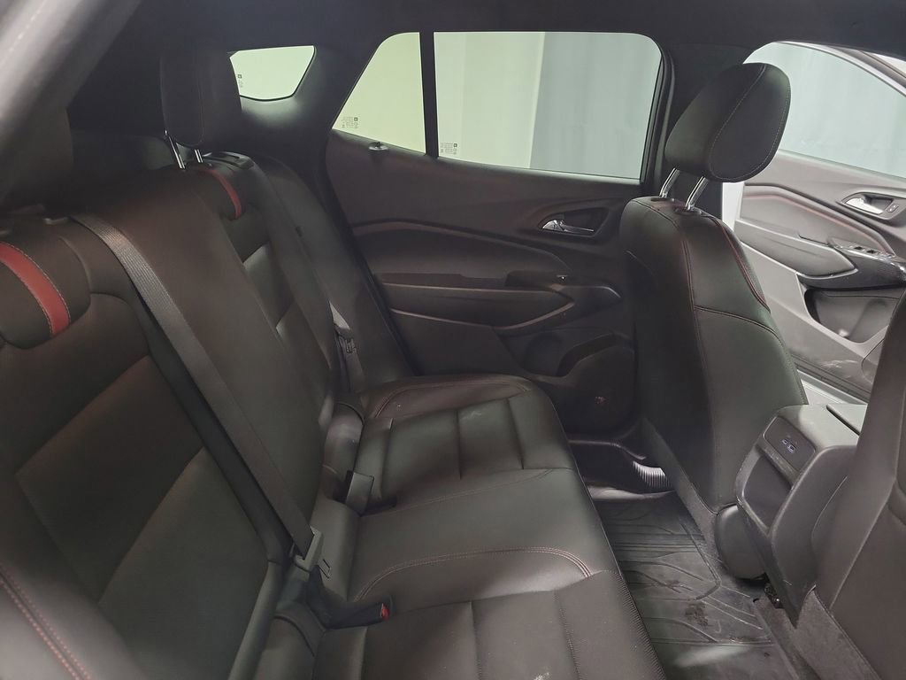 Used 2025 Chevrolet Trax RS w/ Sunroof Package image 20