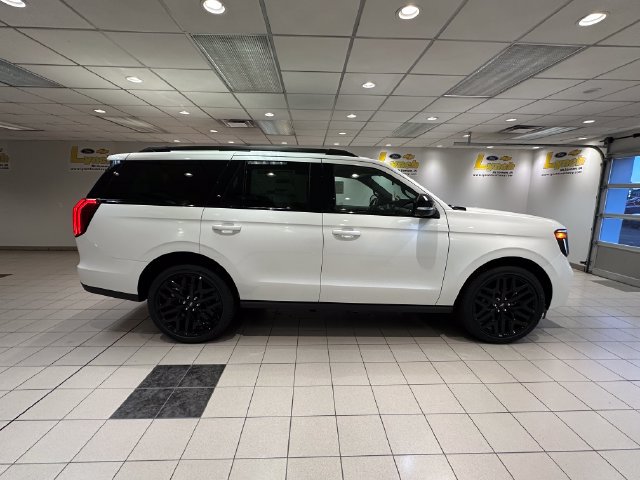 New 2027 Ford Expedition Platinum w/ Stealth Performance Package AWD/4WD image 3