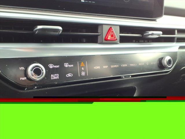 Used 2025 Kia Sorento SX image 14