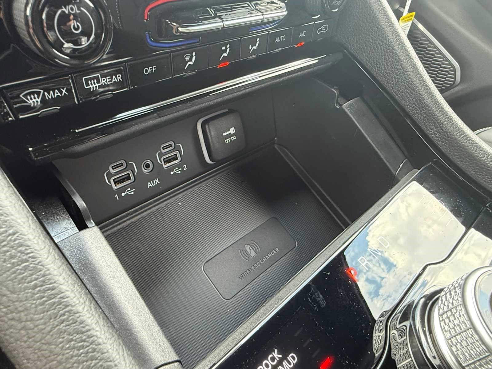 New 2025 Jeep Grand Cherokee Overland w/ Luxury Tech Group IV image 18