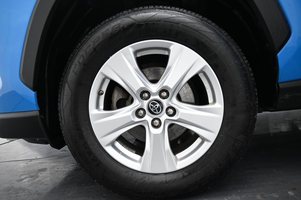 Used 2019 Toyota RAV4 XLE w/ Carpet Mat Package AWD/4WD image 35