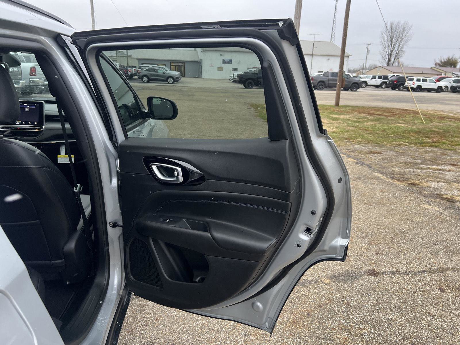 New 2026 Jeep Compass Latitude image 29