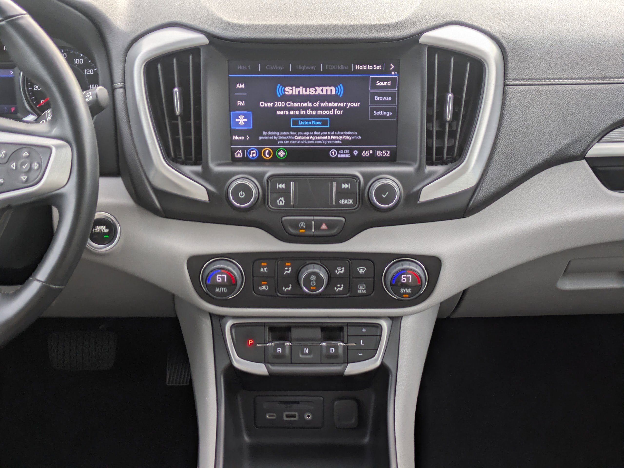 Used 2023 GMC Terrain SLT image 21