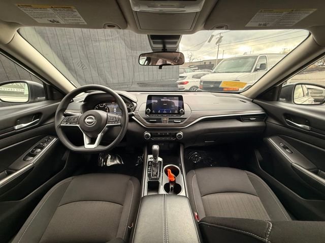 Used 2024 Nissan Altima 2.5 SV image 17