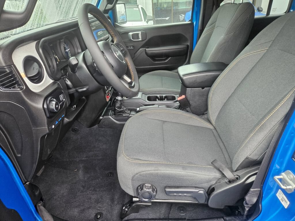 Used 2024 Jeep Wrangler Unlimited AWD/4WD image 18