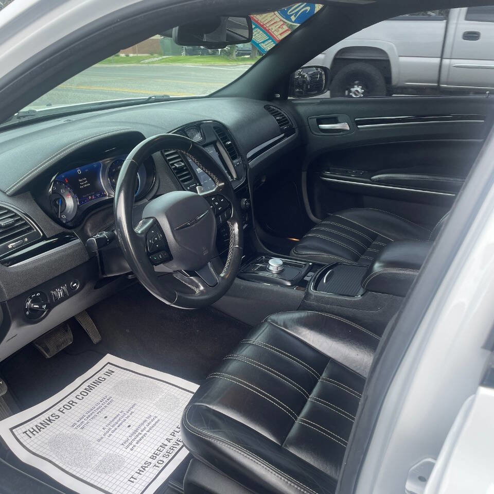 Used 2019 Chrysler 300 S image 11
