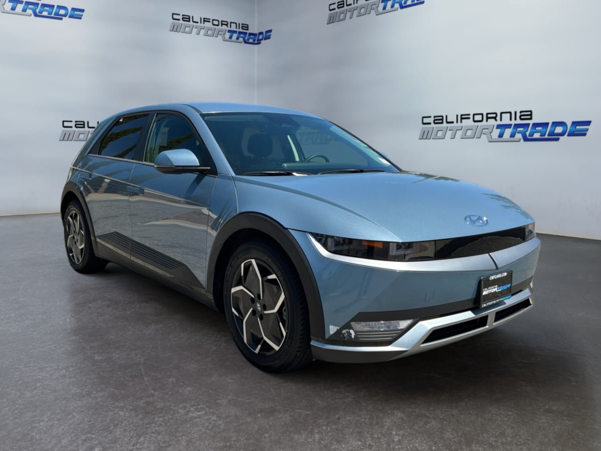 Used 2024 Hyundai Ioniq 5 SE RWD image 3
