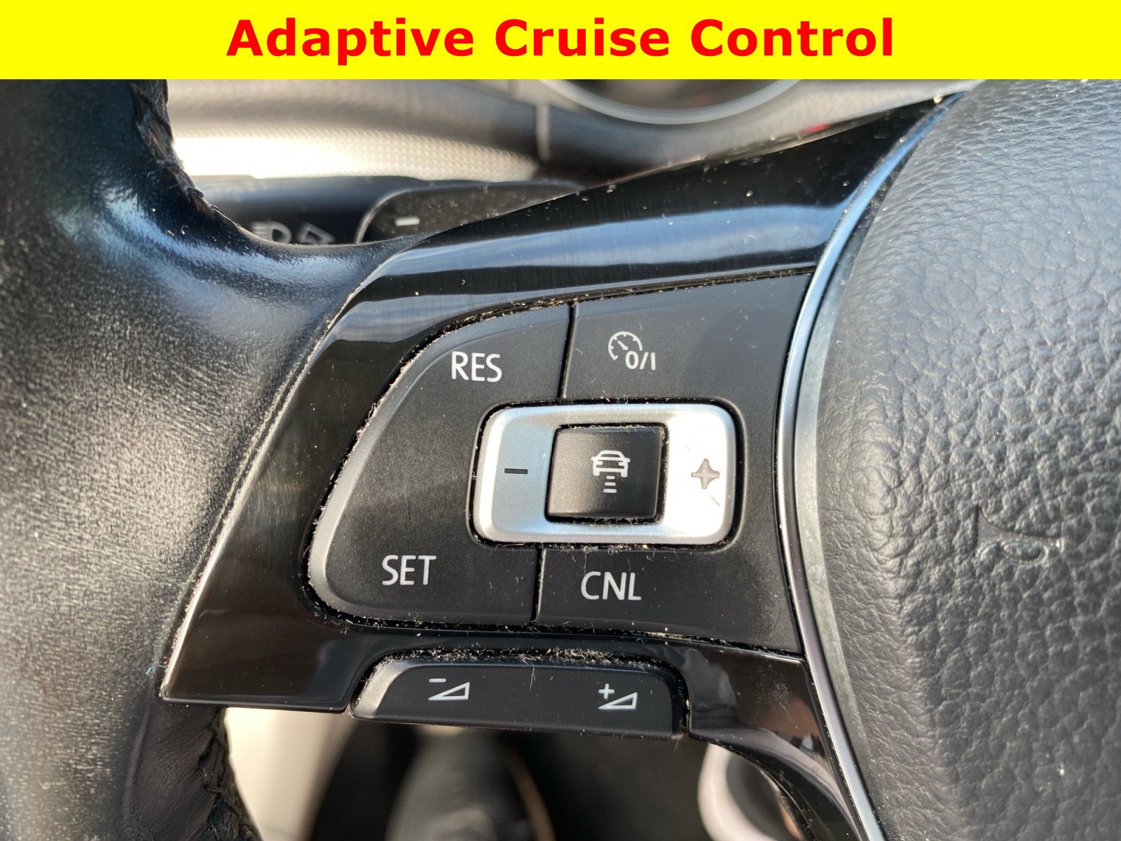 Used 2018 Volkswagen Passat 2.0T R-Line FWD image 23