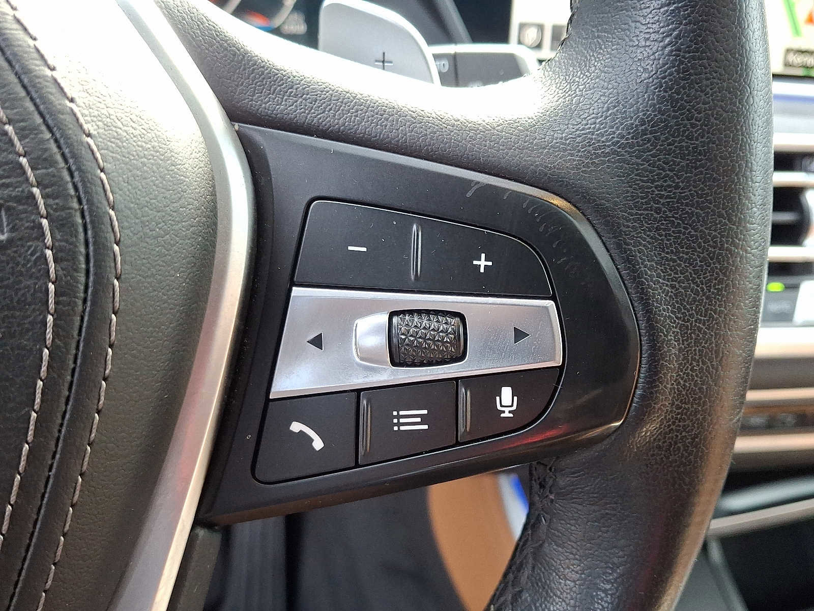 Used 2023 BMW X5 xDrive40i w/ Premium Package image 23