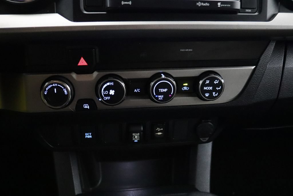Used 2019 Toyota Tacoma SR5 AWD/4WD image 27