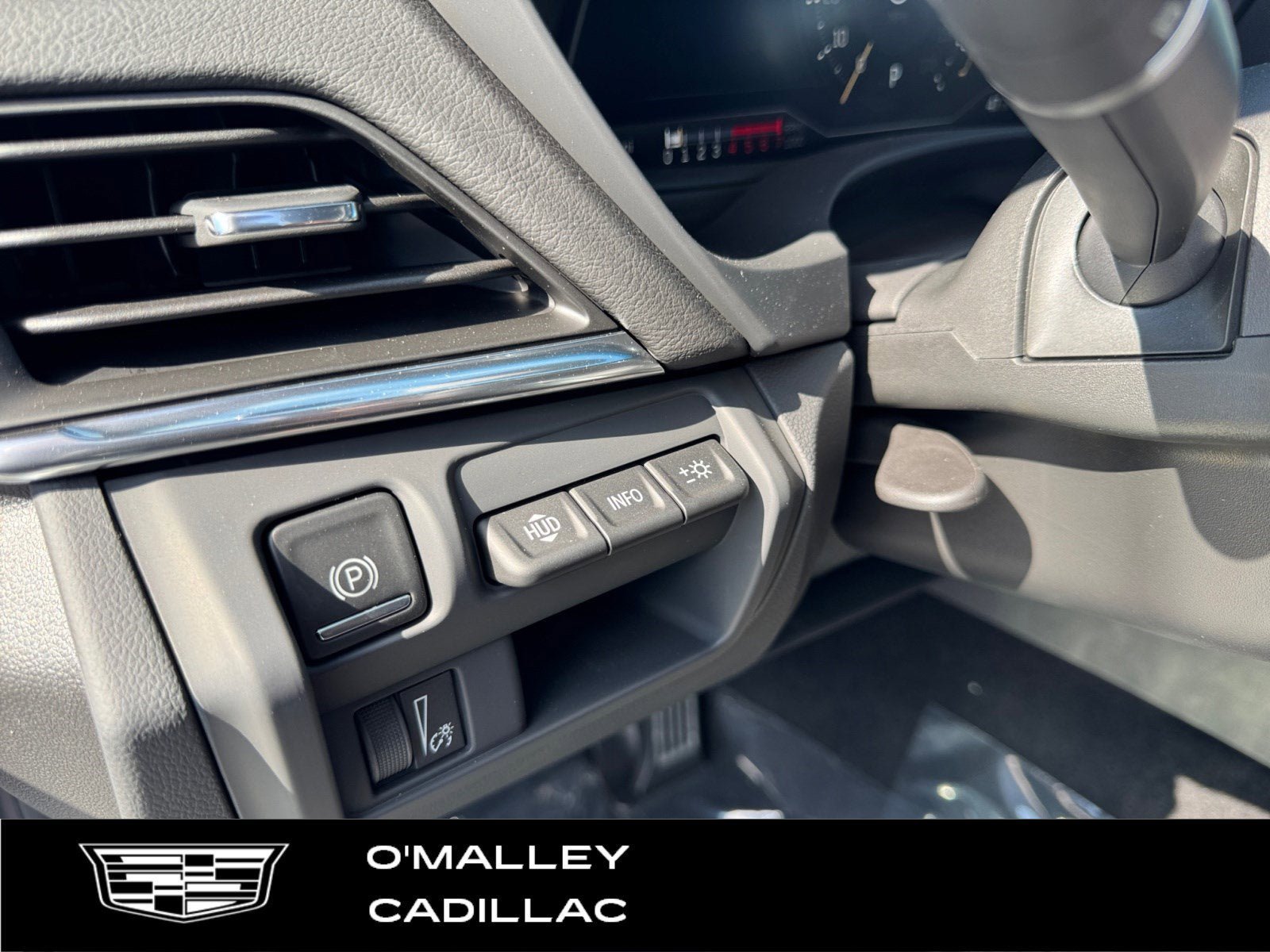 New 2026 Cadillac CT4 V w/ Technology Package AWD/4WD image 17