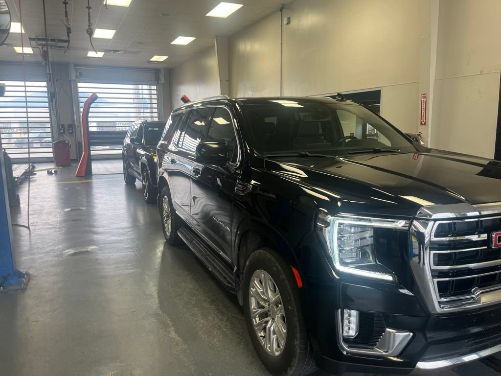 Used 2021 GMC Yukon SLT w/ SLT Premium Package