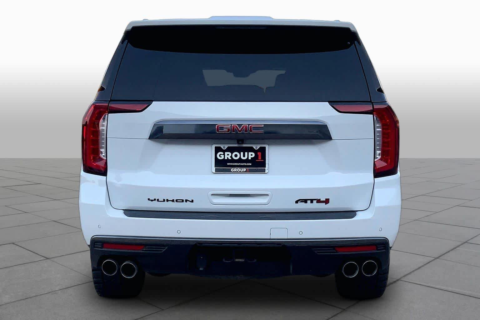 Used 2024 GMC Yukon XL AT4 w/ AT4 Premium Plus Package AWD/4WD image 9