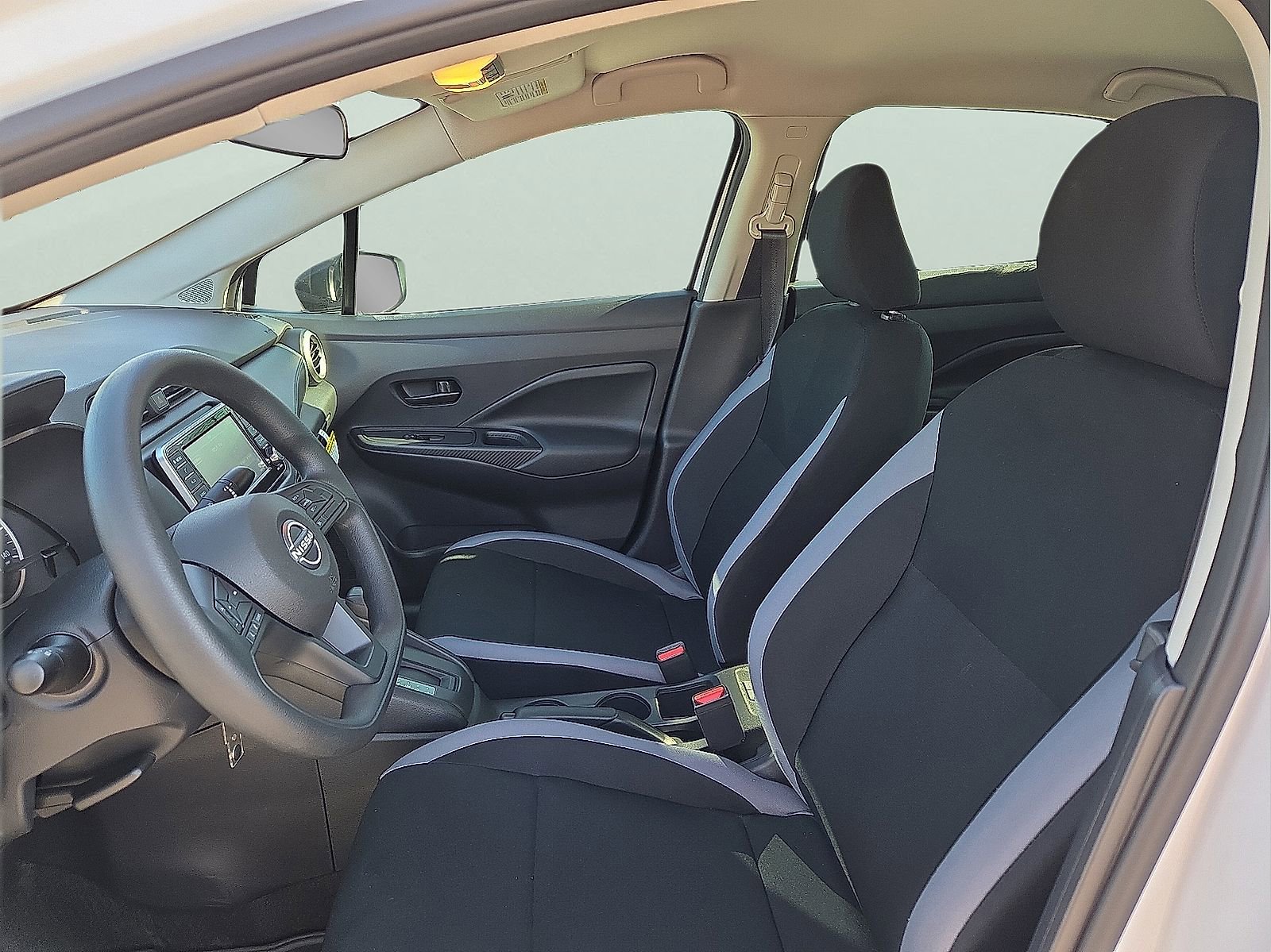 Used 2025 Nissan Versa S w/ Trunk Package image 13