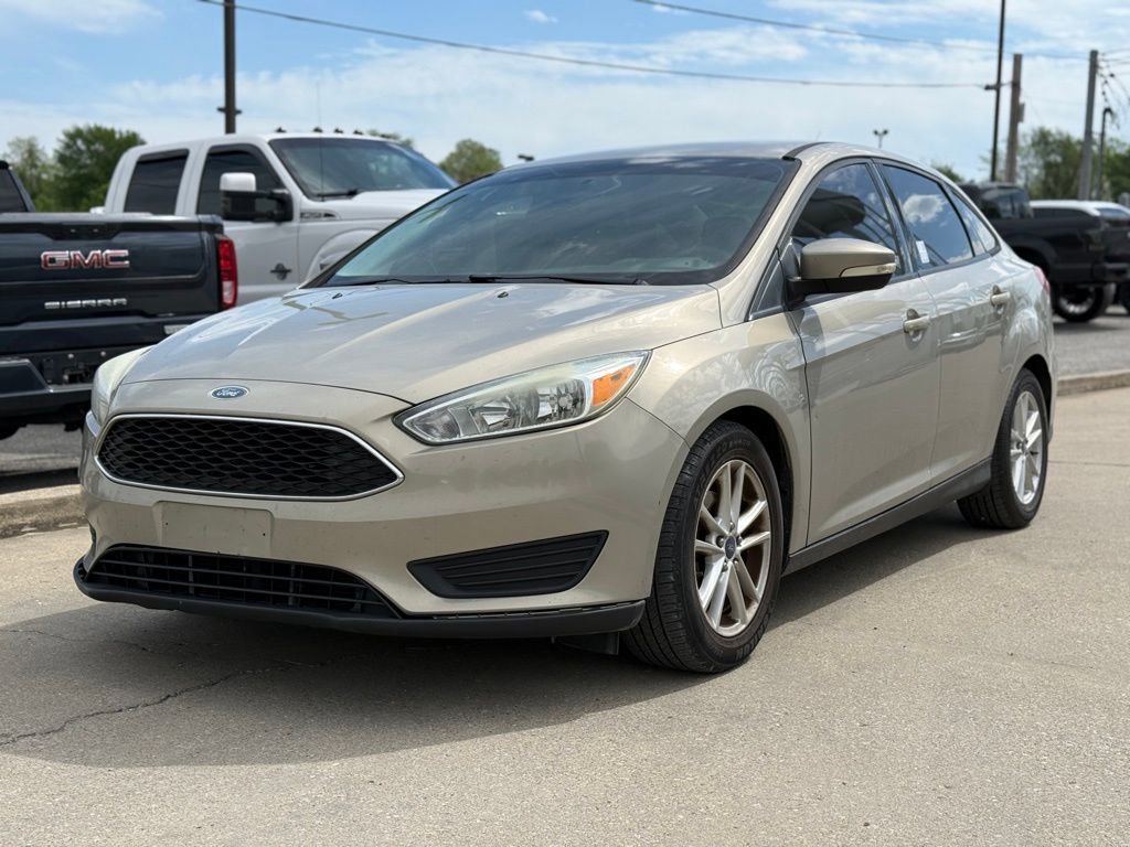 Used 2015 Ford Focus SE image 2