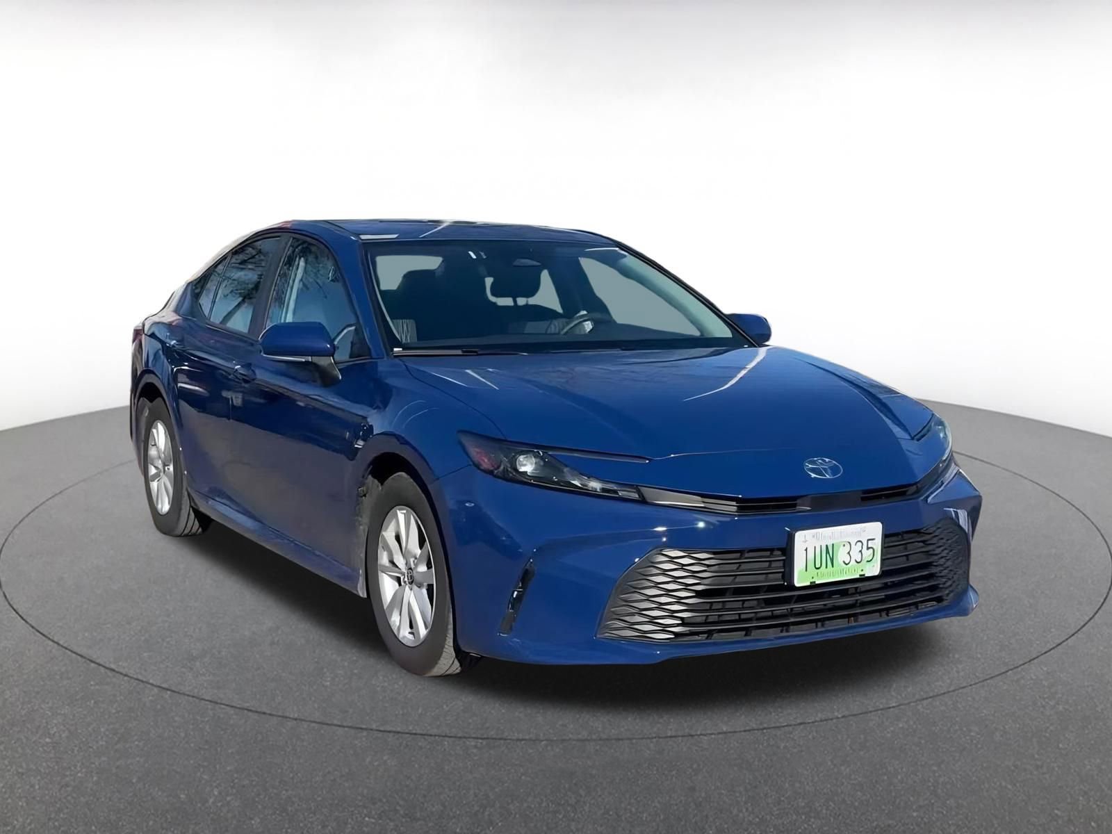 Used 2025 Toyota Camry LE image 3