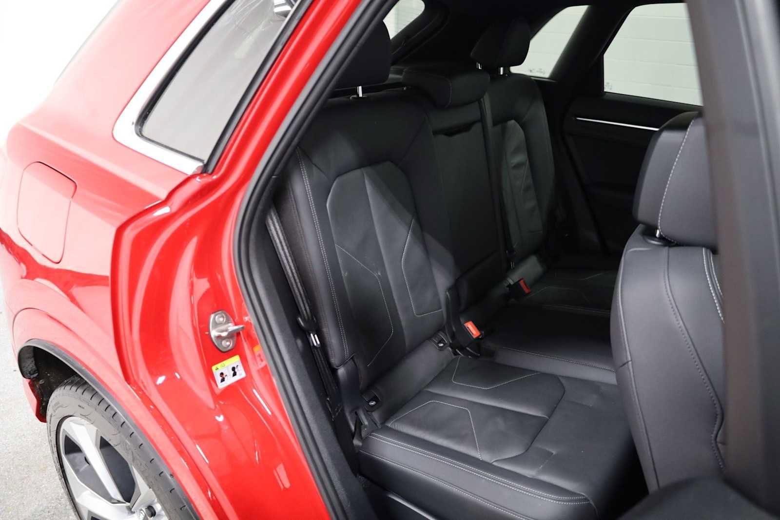 Used 2020 Audi Q3 2.0T Premium Plus w/ Premium Plus Package image 35