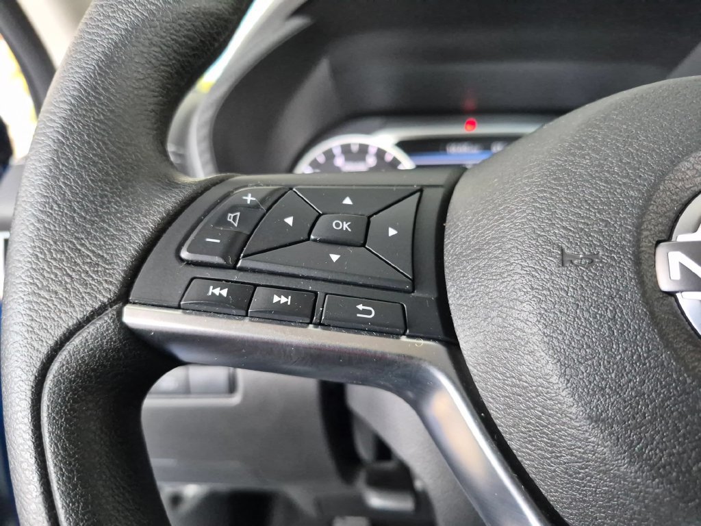 Used 2025 Nissan Sentra SV FWD image 14