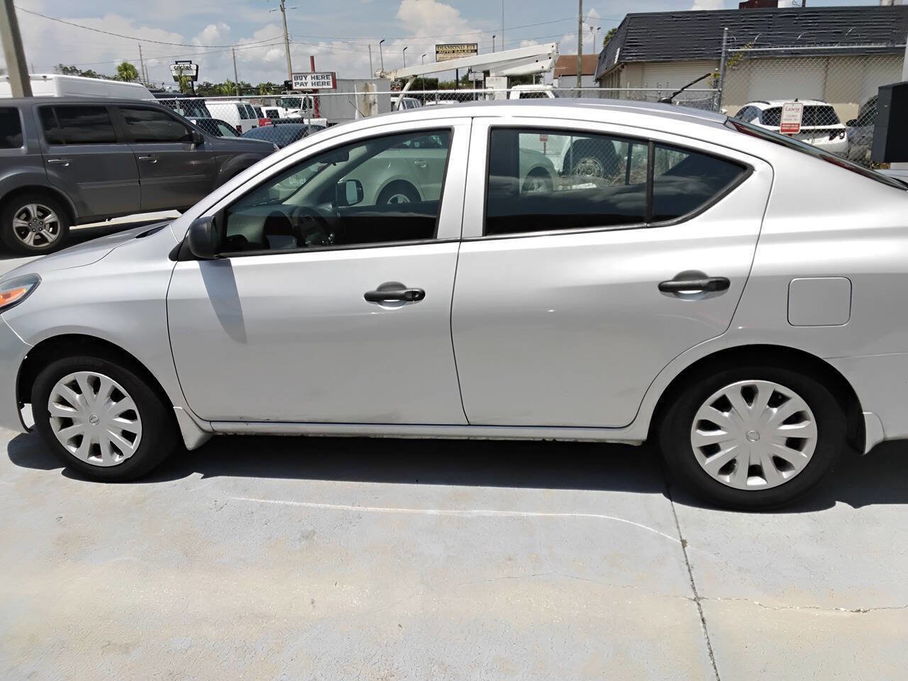 Used 2015 Nissan Versa S Plus image 5