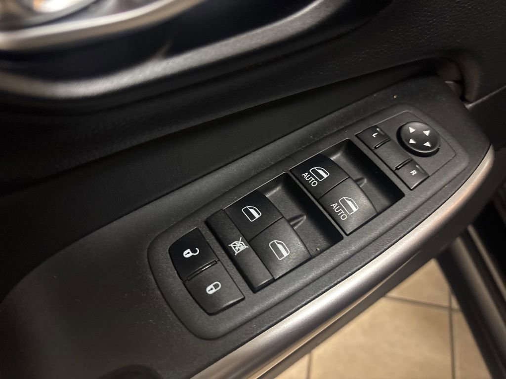 Used 2022 Jeep Cherokee Latitude Lux AWD/4WD image 17