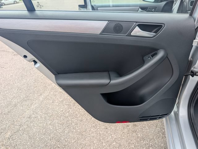 Used 2013 Volkswagen Jetta TDI FWD image 17