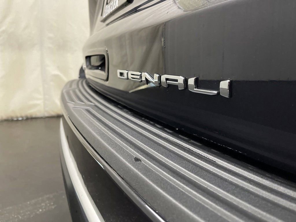 Used 2024 GMC Yukon XL Denali w/ Advanced Technology Package image 43