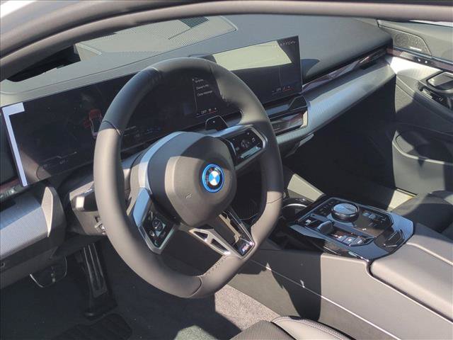 New 2027 BMW 550e xDrive AWD/4WD image 3