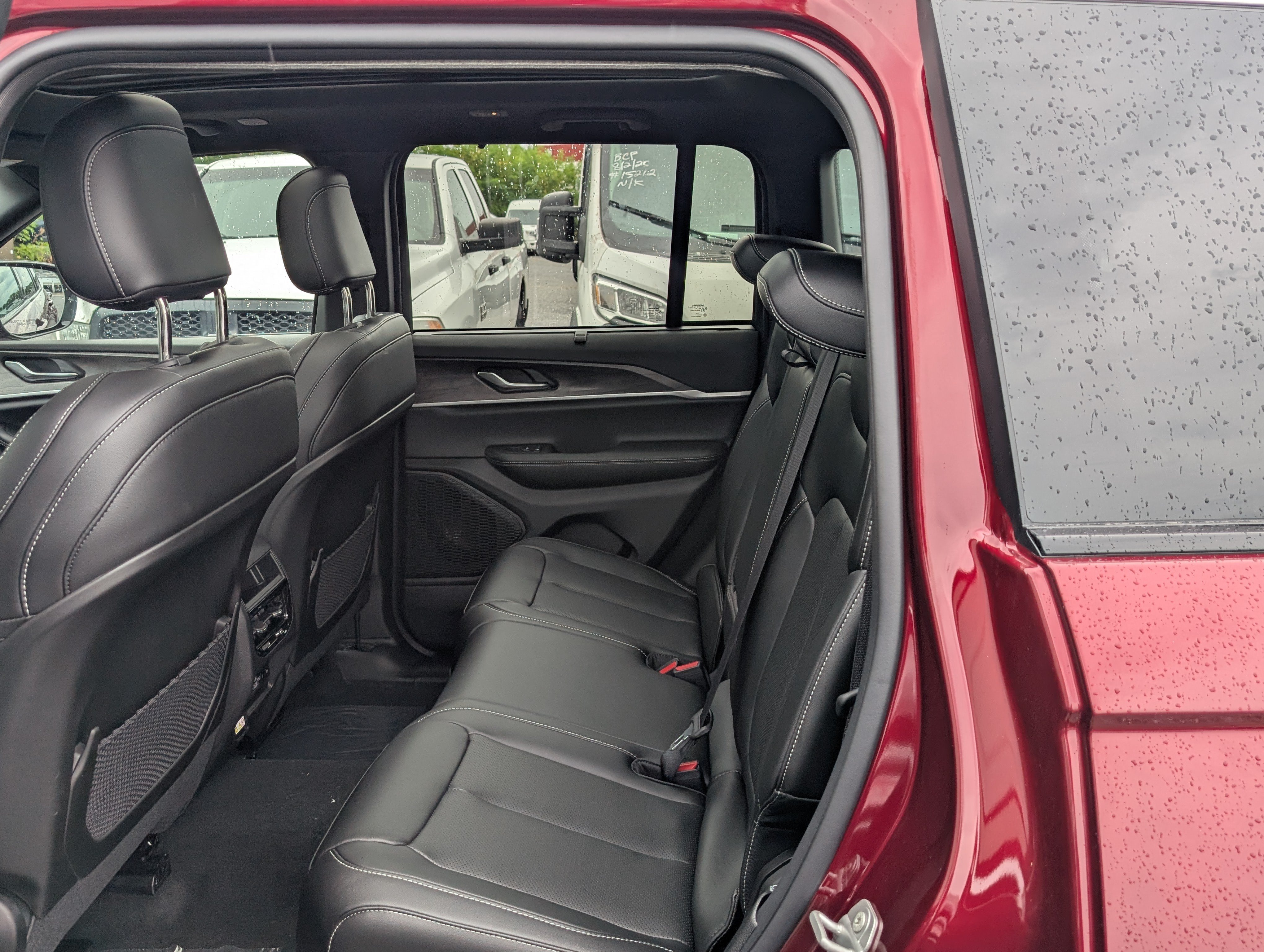 New 2025 Jeep Grand Cherokee Limited w/ Luxury Tech Group II AWD/4WD image 14