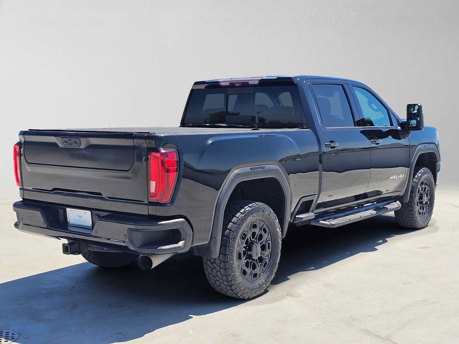 Used 2020 GMC Sierra 2500 AT4 w/ AT4 Premium Package AWD/4WD image 3