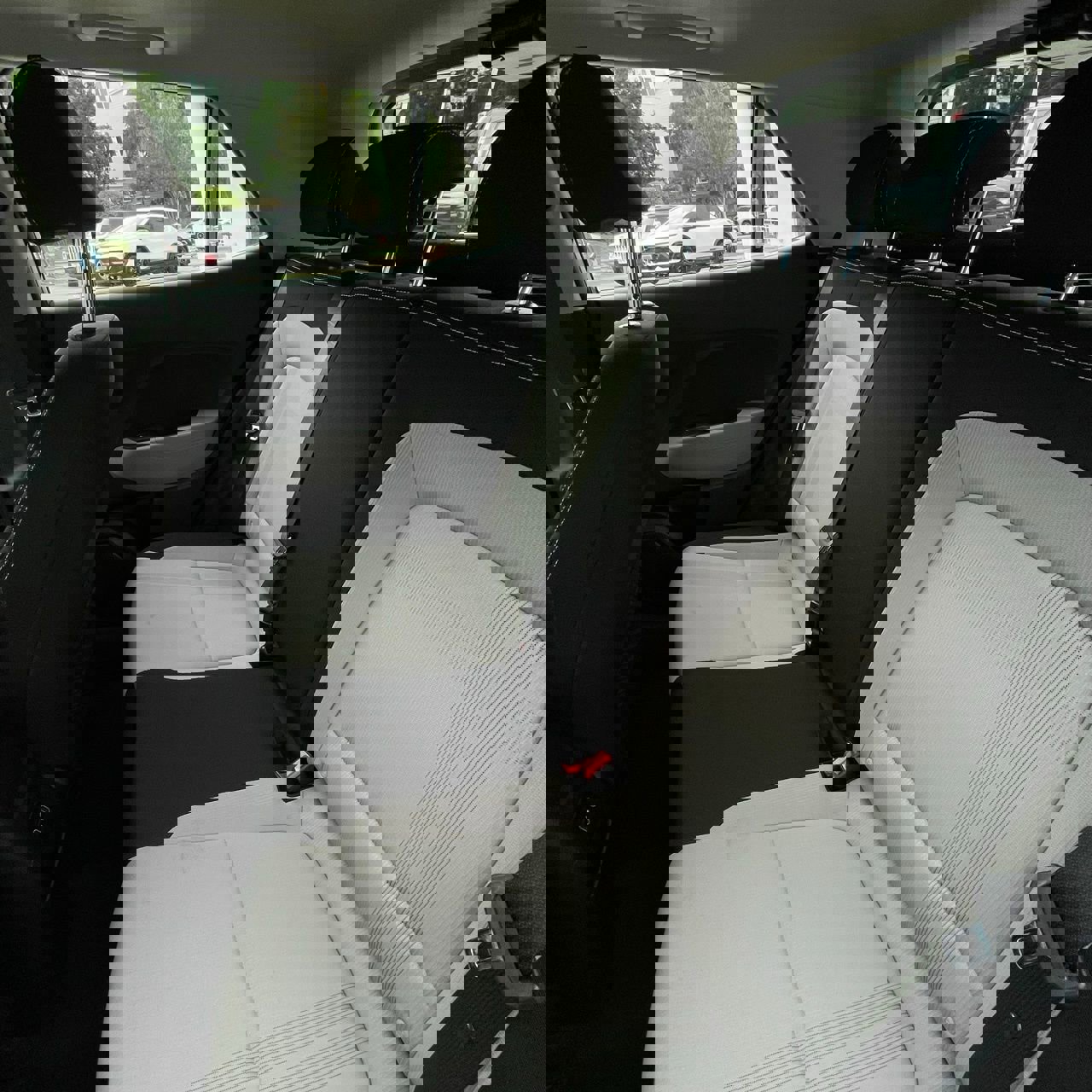 Used 2025 Hyundai Venue SEL FWD image 23