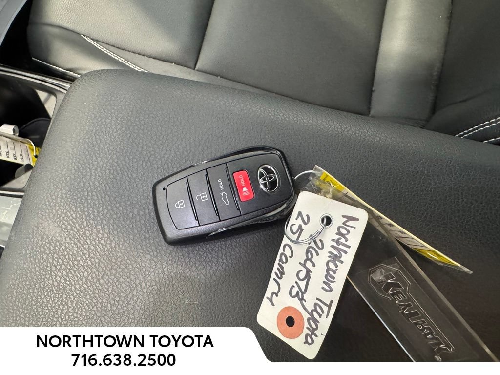 Used 2025 Toyota Camry SE FWD image 7