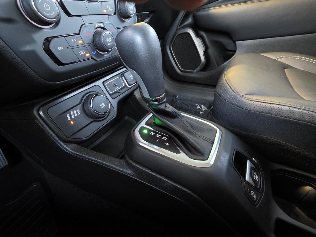 Used 2023 Jeep Renegade Limited AWD/4WD image 21
