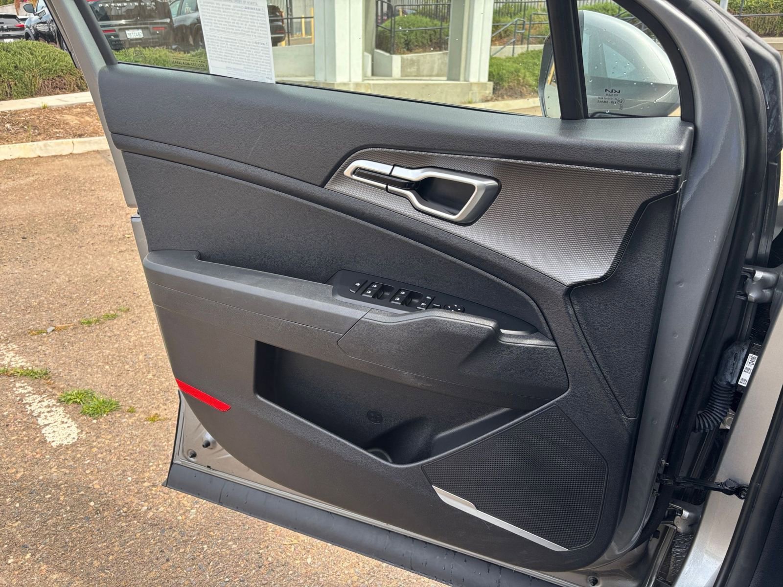 Used 2025 Kia Sportage LX FWD image 18