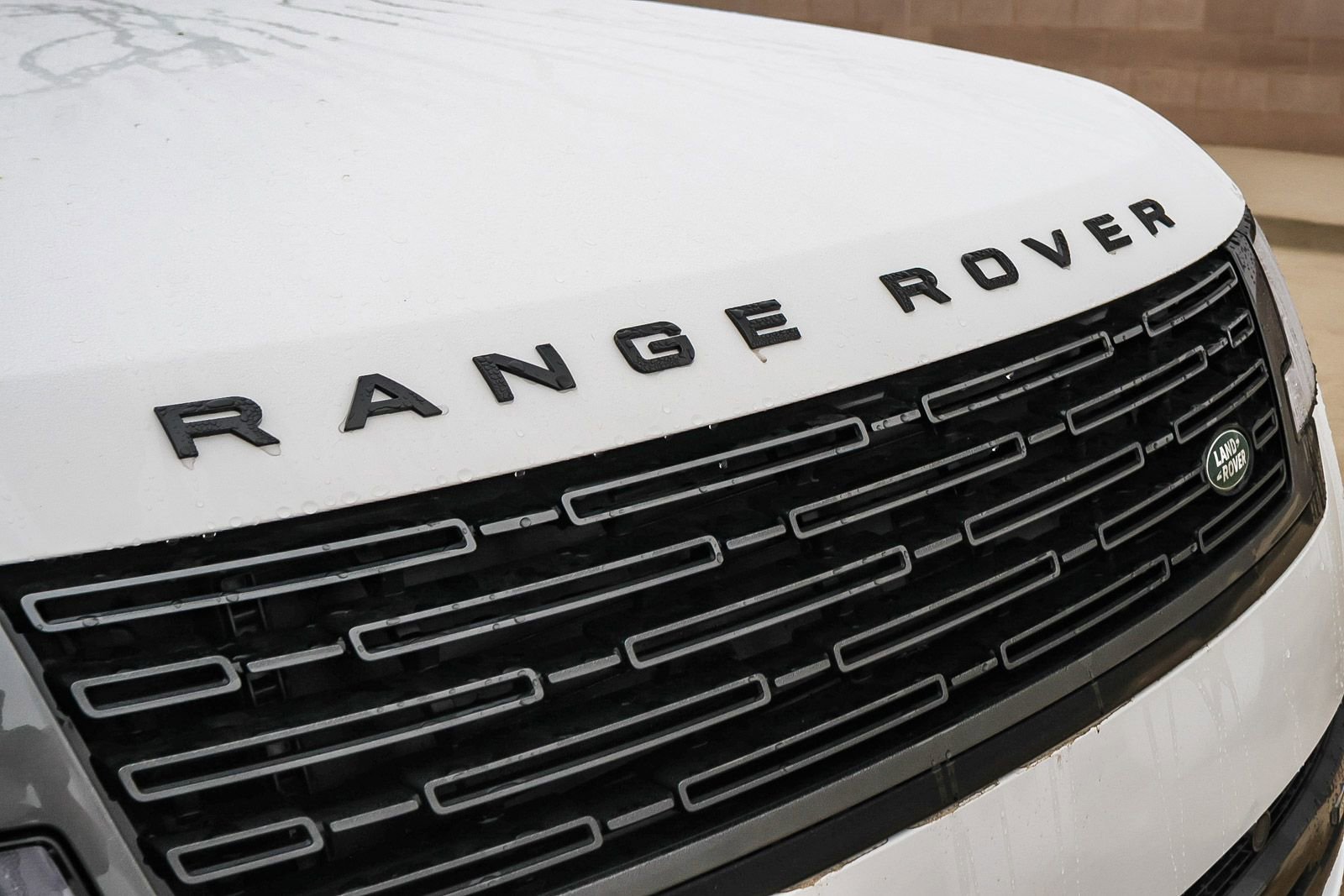 New 2025 Land Rover Range Rover SE image 16