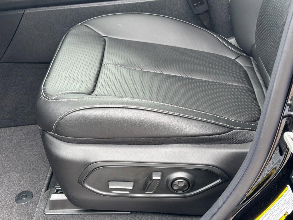 New 2025 Jeep Grand Cherokee L Limited w/ Luxury Tech Group II image 30