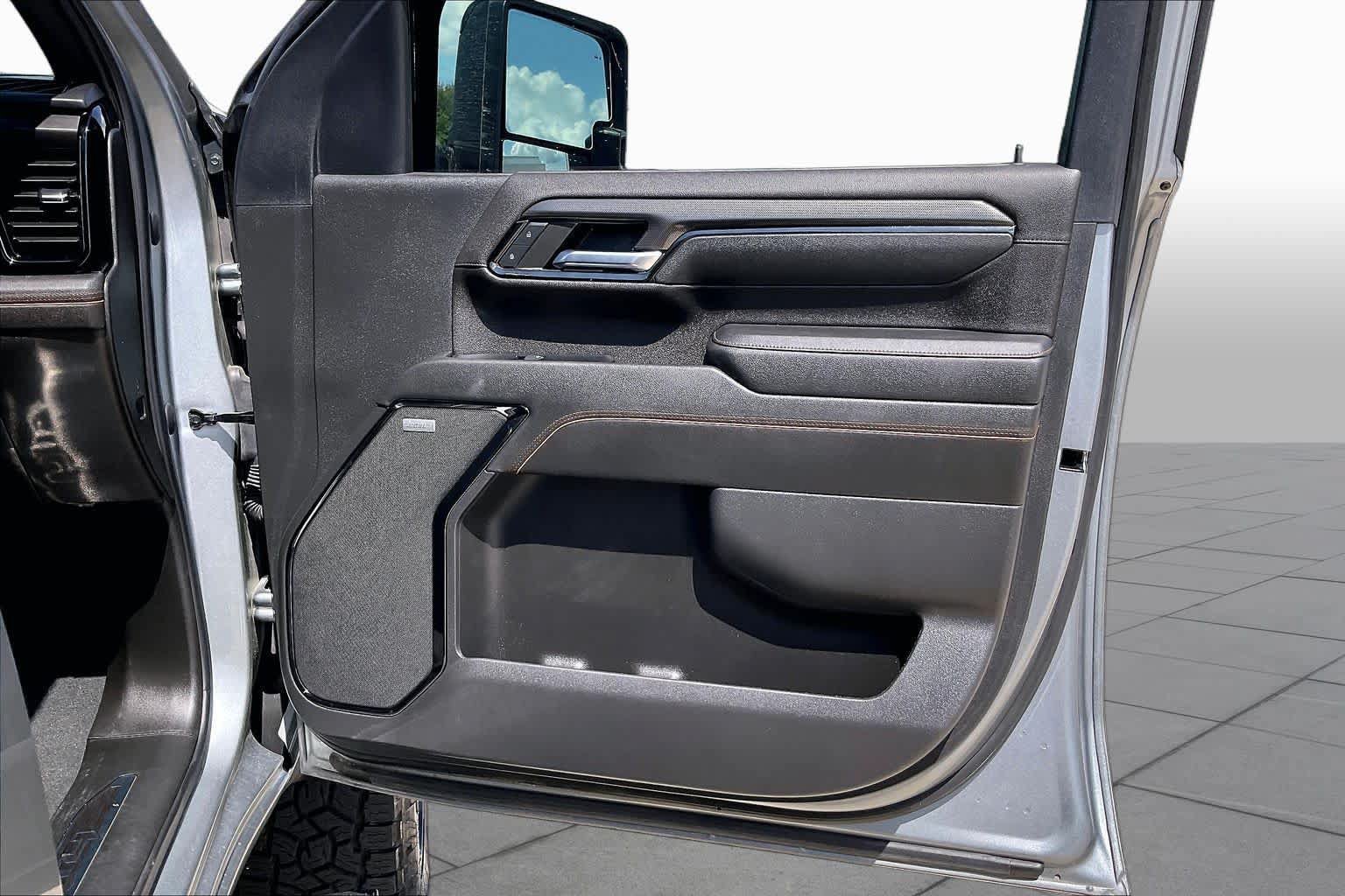 Used 2024 GMC Sierra 2500 AT4 w/ AT4 Premium Plus Package AWD/4WD image 23