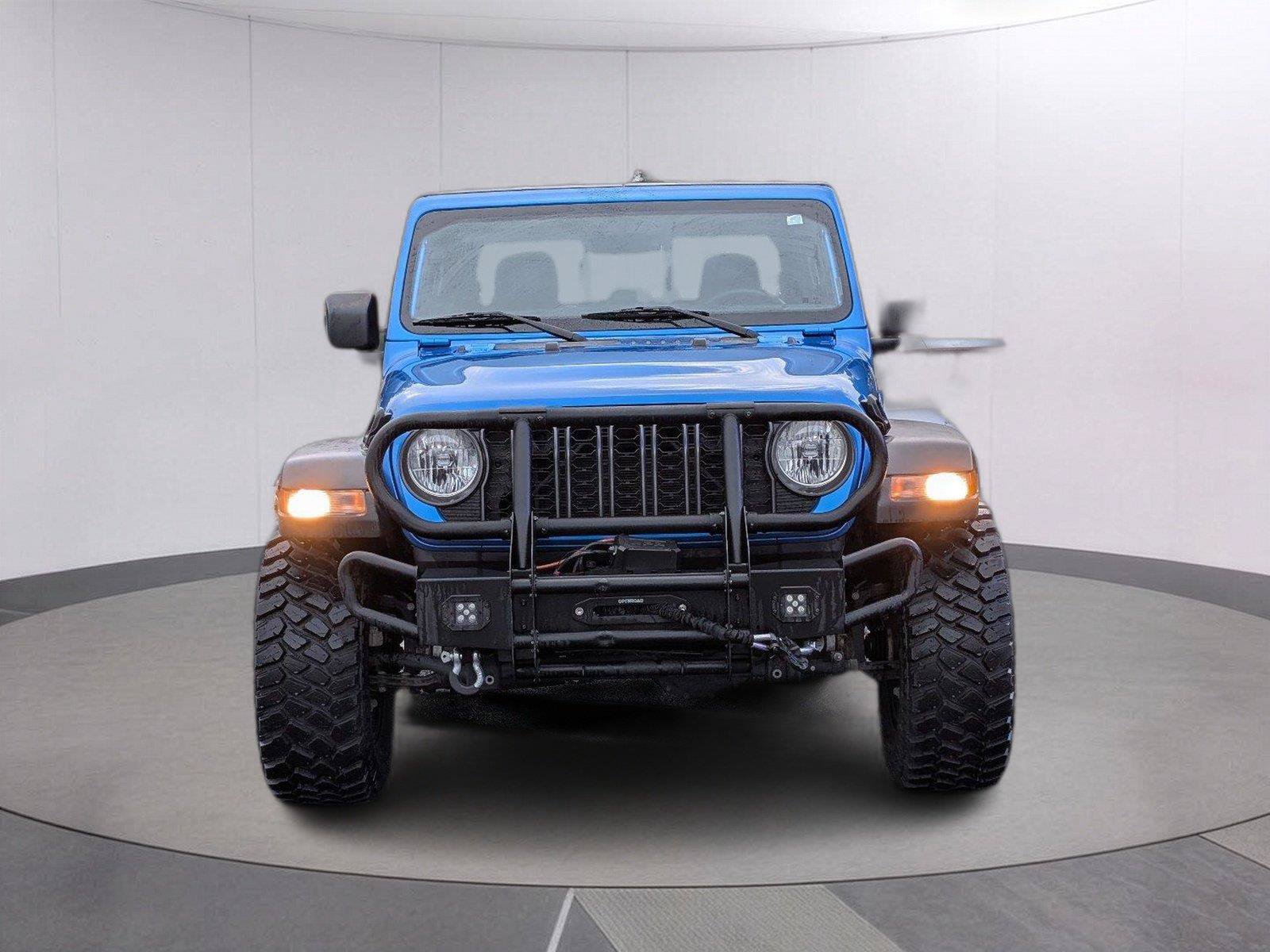 Used 2024 Jeep Gladiator Sport AWD/4WD image 9