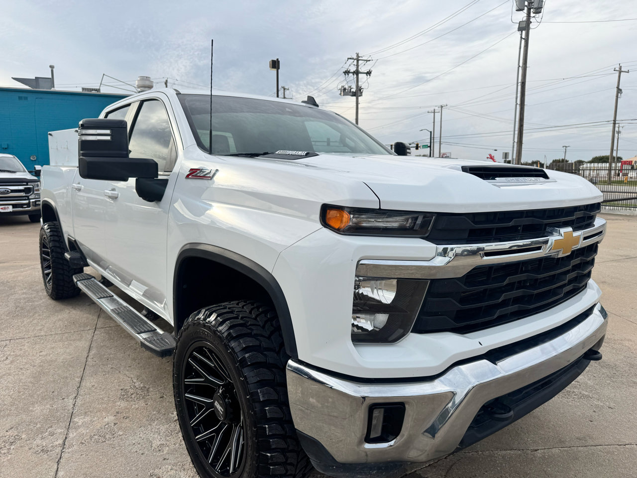 Used 2024 Chevrolet Silverado 2500 LT image 4
