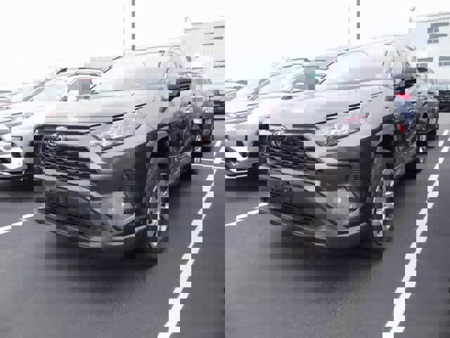 Certified 2021 Toyota RAV4 LE image 1