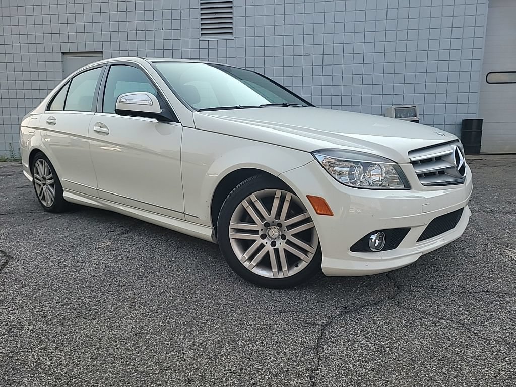 Used 2009 Mercedes-Benz C 300 Sedan image 2