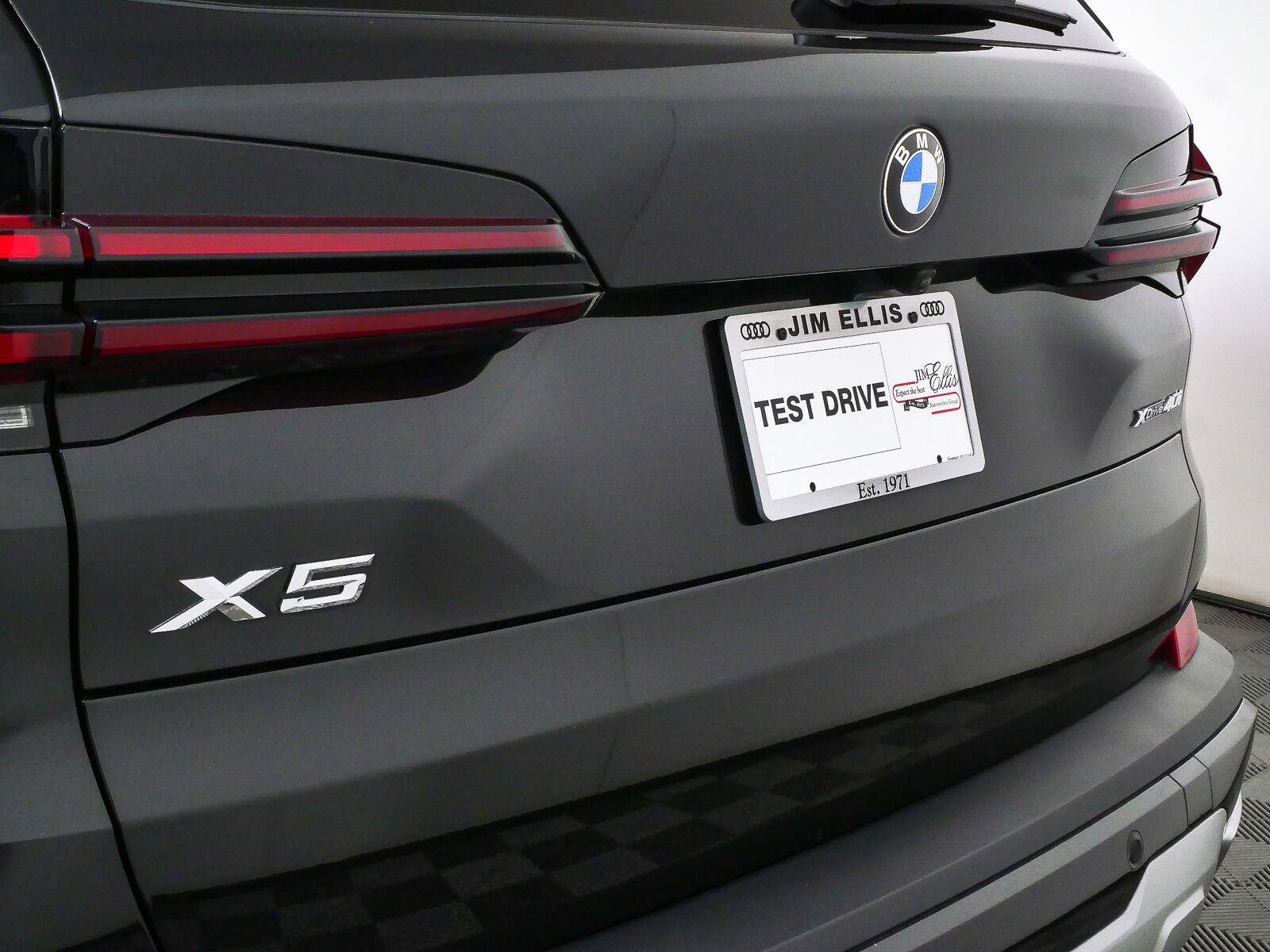 Used 2024 BMW X5 xDrive40i w/ Premium Package AWD/4WD image 39
