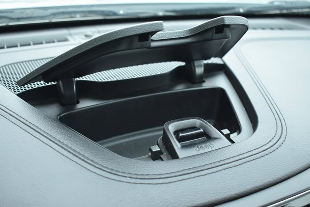 Used 2019 Jeep Cherokee Limited image 28