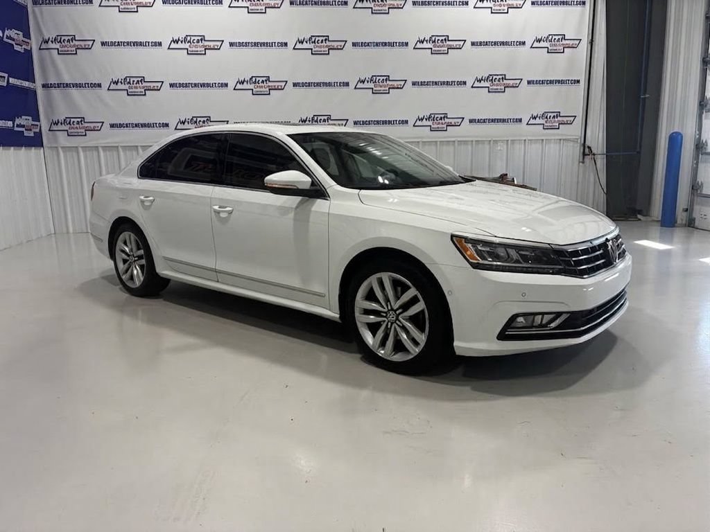 Used 2017 Volkswagen Passat 3.6 SEL Premium FWD image 7