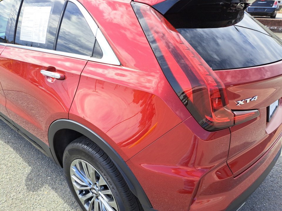 Used 2025 Cadillac XT4 Premium Luxury w/ Cold Weather Package FWD image 20