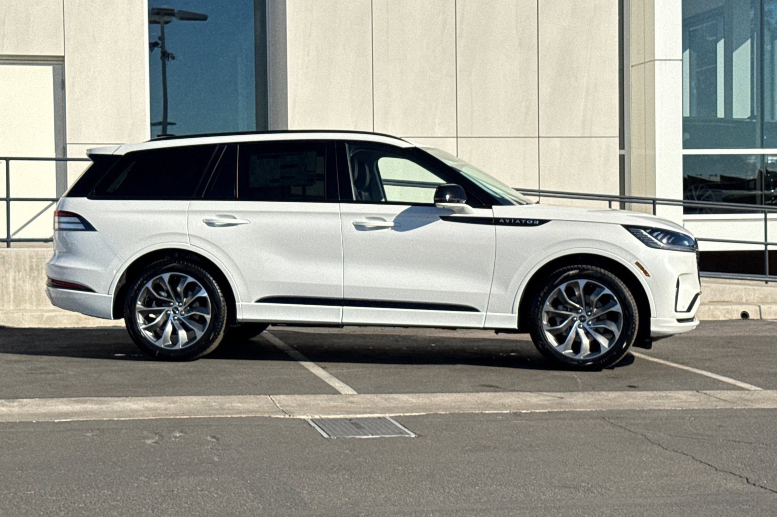 New 2026 Lincoln Aviator Premiere image 2